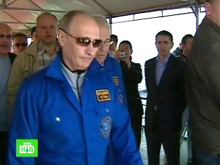 Премьер-министр России Владимир Путин погрузился на аппарате "Мир-1" на дно Байкала