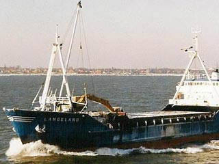Шесть моряков российско-украинского экипажа норвежского судна "Лангеланд", затонувшего у западного побережья Швеции, по-прежнему считаются пропавшими без вести