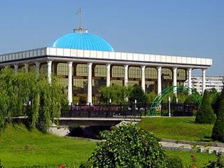 Ташкент выступает против новой российской военной базы на юге Киргизии. Как передает РИА "Новости", официальная позиция Узбекистана изложена в распространенном в понедельник сообщении 