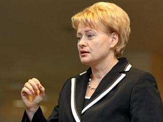 У первой в истории Литвы женщины-президента Дали Грибаускайте появился виртуальный "двойник". Один из пользователей системы микроблогов Twitter, выдающий себя за президента Литвы