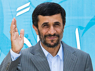 Иранский президент Ахмади Нежад принес присягу под прикрытием полиции