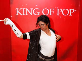 Columbia Pictures выкупила права на съемку картины о Майкле Джексоне, в основу которой лягут записи с последних репетиций поп-короля, отснятые во время подготовки к лондонским концертам