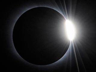 Завершилась экспедиция сибирских астрономов в Республику Кирибати (группа островов в Тихом океане), где они наблюдали полное солнечное затмение, которое произошло 22 июля