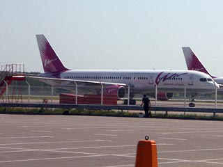 Авиалайнер Boeing-757-200 российской авиакомпании "Вим-авиа", на борту которого находились 225 пассажиров, совершил аварийную посадку в итальянском городе Римини