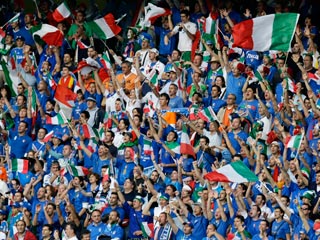 В Италии фанатов заставят получать карту болельщика 
