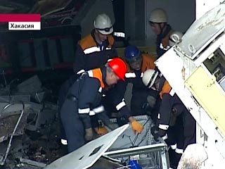 Спасатели нашли под завалами одного погибшего на Саяно-Шушенской ГЭС