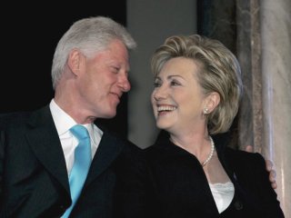 Госсекретарь Хиллари Клинтон вместе с супругом, экс-президентом Биллом Клинтоном, выбрали для своего отдыха Бермудские острова