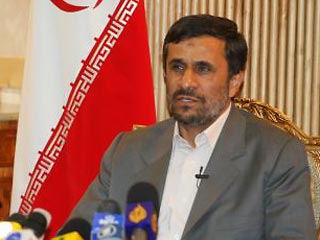 Президент Ирана Махмуд Ахмади Нежад, чья спорная победа на выборах вызвала политический кризис в стране, представил состав нового правительства страны