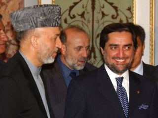 Два основных соперника на прошедших в Афганистане президентских выборах: баллотирующийся на второй срок Хамид Карзай и его главный оппонент, бывший глава МИД Абдулла Абдулла, идут "ноздря в ноздрю", набирая примерно равное количество голосов