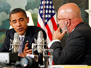 Барак Обама заявил в интервью известному радиоведущему Майклу Смерконишу, что читал "книгу тайн" с самыми страшными секретами правительства США, но отказался говорить, о чем в ней идет речь