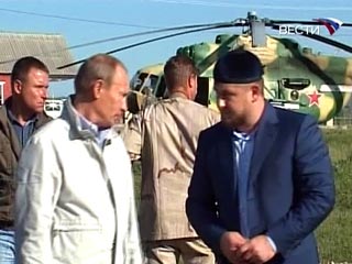 В рамках поездки глава правительства РФ посетил могилу первого президента Ченской республики Ахмада Кадырова