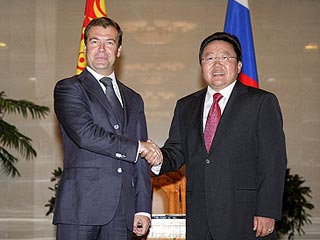 Россия и Монголия подписали межправительственное соглашение о создании совместного предприятия по добыче природного урана. Соглашение подписано по итогам переговоров президента России Дмитрия Медведева в Улан-Баторе