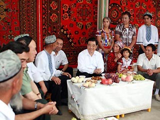 Председатель КНР призвал мятежный Синьцзян к единению