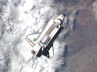 Американский шаттл Discovery пристыковался к Международной космической станции