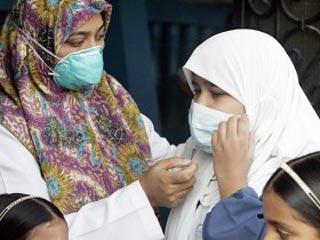Новый учебный год в ОАЭ встретили менее 40% учеников. Подавляющее число школьников и воспитанников детских садов были оставлены дома родителями, которые опасаются возможного массового распространения вируса гриппа A/H1N1