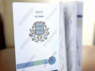 В Эстонии ортопед швырнул в урну паспорт русскоговорящего пациента. За это его уволили