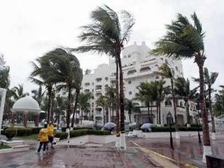 Мощный ураган Jimena в среду обрушился на побережье мексиканского полуострова Калифорния. Об этом сообщили агентству EFE в Национальной метеорологической службе страны.