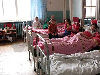 В крымском Джанкое около 40 детей госпитализированы с признаками отравления