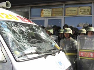 В городе Урумчи - административном центре Синьцзян-Уйгурского автономного района КНР - проводятся аресты активных участников беспорядков 5 июля, в результате которых 197 человек погибли, около 1,6 тыс получили ранения