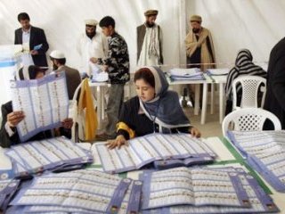 Выборы президента Афганистана, состоявшиеся 20 августа, сопровождались многочисленными подтасовками и нарушениями