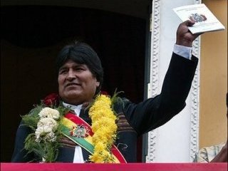 Боливия отложила вопрос о приобретении президентского самолета и вооружений в России до 2010 года