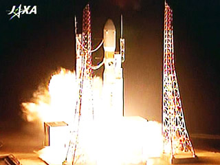 Самая мощная японская ракета с первым японским беспилотным грузовым кораблем HTV-1 успешно запущена вечером в ночь на пятницу с космодрома Танегасима к Международной космической станции (МКС)
