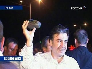 Грузинская оппозиция: человека, бросившего туфлю в Саакашвили, посадили на 7 лет