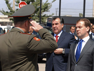 Таджикистан и Россия обсуждают вопрос о присутствии 201-й российской военной базы, дислоцирующейся в республике