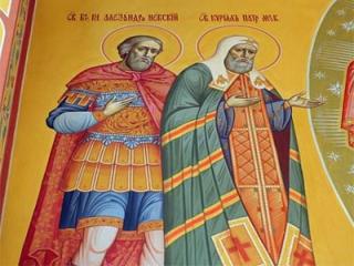 Поскольку другого Патриарха Кирилла у Русской церкви до сих пор не было, нет сомнения, что создатели фрески имели в виду именно сегодняшнего ее предстоятеля