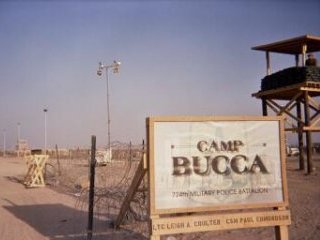 Американская тюрьма "Кэмп-Букка", расположенная в окрестностях южноиракского города Басра, прекращает свое существование