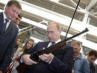 Покрасовавшись с оружием в Туле, Путин разрушил свой "мягкий" имидж