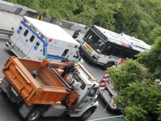 Шесть человек погибли и 20 получили ранения в результате столкновения пассажирского автобуса и грузового автомобиля на юге Чили