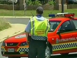 Австралийская полиция задержала мужчину, который на протяжении 30 лет почти ежедневно подвергал собственную дочь сексуальным надругательствам. В итоге жертва родила извращенцу четырех детей