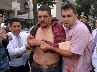Два человека погибли и пятеро получили ранения в результате перестрелки с полицией, которую устроил в метро столицы Мексики некий Луис Эрнандес