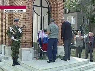 Южная Осетия отмечает годовщину независимости и обвиняет Грузию в подготовке агрессии