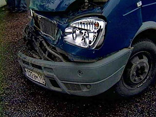 Один человек погиб и четверо получили ранения в результате столкновения легкового автомобиля и пассажирской "Газели" в Кабардино-Балкарии
