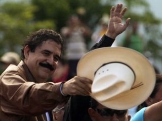 После прибытия в столицу Гондураса Тегусигальпу свергнутого в результате путча президента страны Мануэля Селайи, "правительство де-факто" ввело в стране комендантский час
