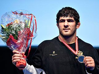 Олимпийский чемпион-2004 Хаджимурад Гацалов (на фото) стал четырехкратным чемпионом мира, победив в финале весовой категории до 96 кг призера пекинской Олимпиады азербайджанца Хетага Гозюмова