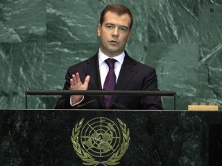 Свою 22-минутную речь на Генассамблее Дмитрий Медведев начал и закончил призывом хранить и укреплять ООН как безальтернативный механизм гармонизации интересов разных государств