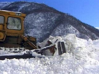 В Грузии и Осетии снегопады, на Транскаме сошли три лавины, заблокированы 40 машин