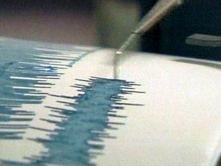 Магнитуда землетрясения, произошедшего во вторник у берегов островного государства Самоа в Тихом океане, увеличена до отметки 8,3, сообщает РИА "Новости" со ссылкой на агентство Reuters