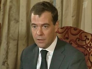 Медведев велел научить россиян экономить энергию