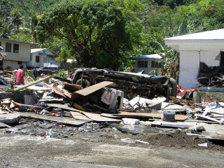 Продовольствие, медикаменты и передвижные морги направлены из Австралии в островное государство Самоа, где сутки назад цунами унесло жизни, по крайней мере, 113 человек