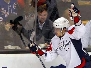 Овечкин сделал дубль в стартовом матче нового сезона НХЛ