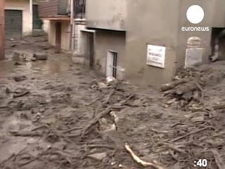 Разыгравшаяся на северо-востоке Сицилии непогода привела к гибели 18 человек. В результате схода селей и наводнения 79 жителей острова получили ранения, около 400 остались без крова