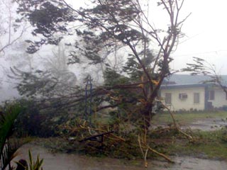 Филиппинцы эвакуируются - на страну идет тайфун "Парма"