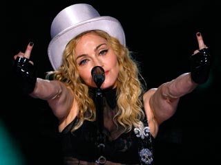 Мадонна отсудила компенсацию у Mail on Sunday. Все деньги пойдут сиротам из Малави