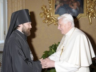 Архиепископ Иларион обсуждал с Папой возможную встречу с Патриархом  