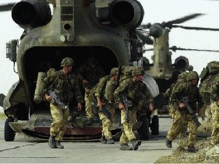 Премьер-министр Великобритании Гордон Браун принял решение направить в Афганистан дополнительные войска