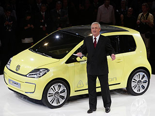 Автомобильный рынки всего мира достигнут докризисных уровней самое раннее в 2013 году, считает главный исполнительный директор крупнейшего европейского автопроизвидителя - концерна Volkswagen - Мартин Винтеркорн